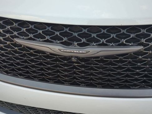 Used 2024 Chrysler Pacifica Touring-L w/ Road Tripper Package image 12