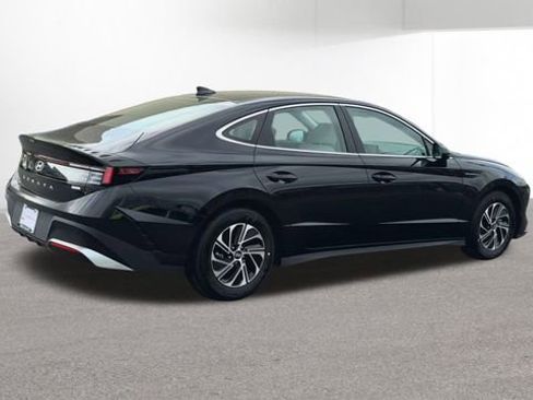 New 2026 Hyundai Sonata Blue FWD image 9