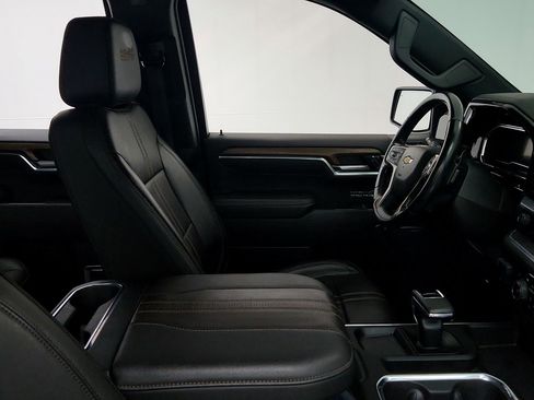 Used 2023 Chevrolet Silverado 1500 High Country AWD/4WD image 29