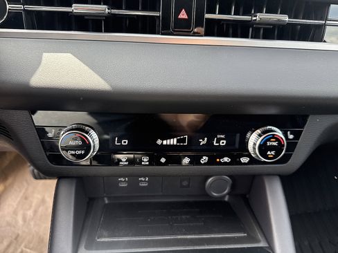 New 2025 Mitsubishi Outlander SE image 22