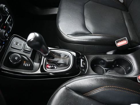 Used 2018 Jeep Compass Limited w/ Navigation Group image 22