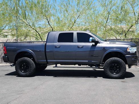 Used 2020 RAM 2500 Laramie AWD/4WD image 9