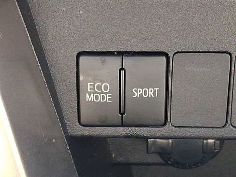 Used 2014 Toyota RAV4 XLE image 24