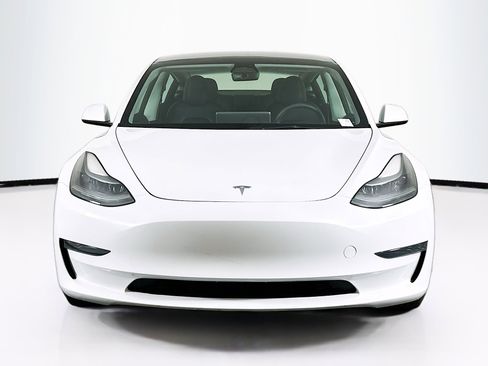 Used 2023 Tesla Model 3 Standard Range image 2