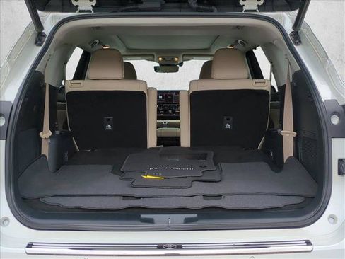 Used 2020 Toyota Highlander Platinum FWD image 6