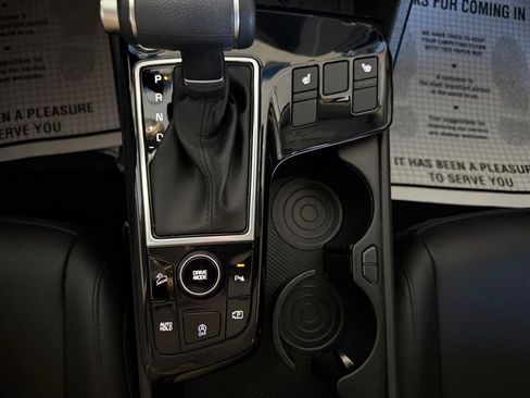 Used 2025 Kia Sportage EX FWD image 28