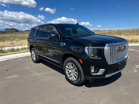 Used 2023 GMC Yukon Denali w/ Advanced Technology Package image 2