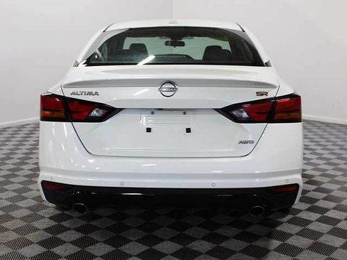 Used 2023 Nissan Altima 2.5 SR w/ SR Premium Package AWD/4WD image 5