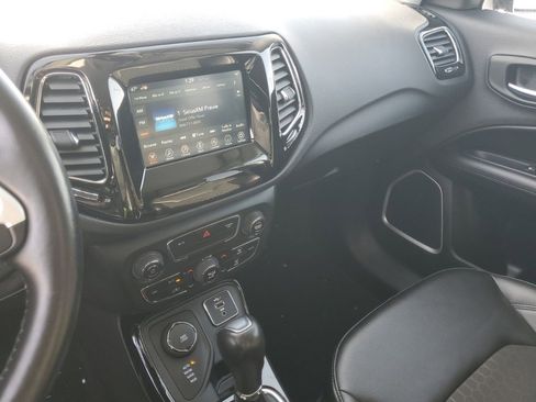 Used 2020 Jeep Compass Latitude image 18