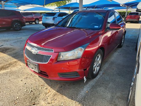 Used 2014 Chevrolet Cruze LT FWD image 2
