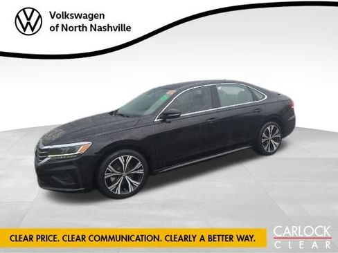 Certified 2021 Volkswagen Passat 2.0T SE FWD image 1