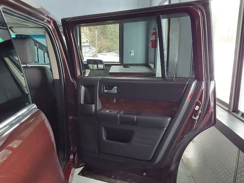 Used 2009 Ford Flex SEL image 16