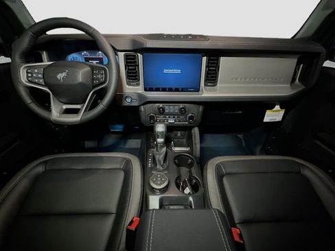 New 2026 Ford Bronco Outer Banks w/ Sasquatch Package image 21