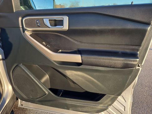 Used 2023 Ford Explorer XLT w/ Equipment Group 202A image 15