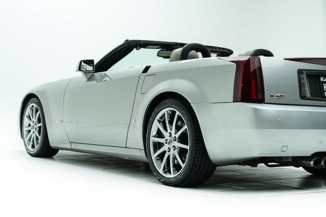 Used 2006 Cadillac XLR V RWD image 20
