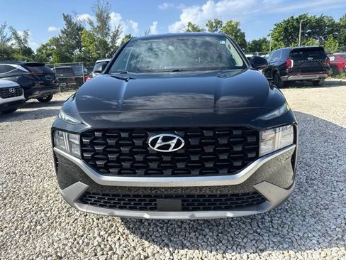 Used 2022 Hyundai Santa Fe SE FWD image 2