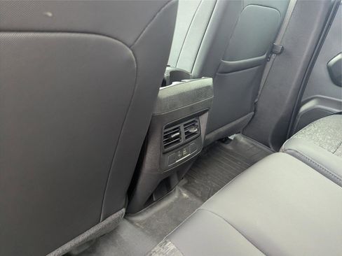 Used 2024 Chevrolet Colorado Z71 w/ Z71 Convenience Package 2 image 15