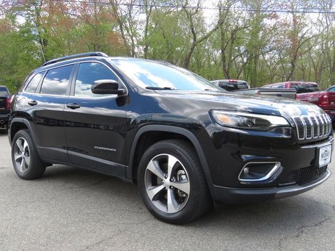 Used 2022 Jeep Cherokee Limited AWD/4WD image 3