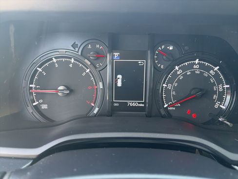 Used 2024 Toyota 4Runner SR5 Premium w/ Moonroof Package AWD/4WD image 36