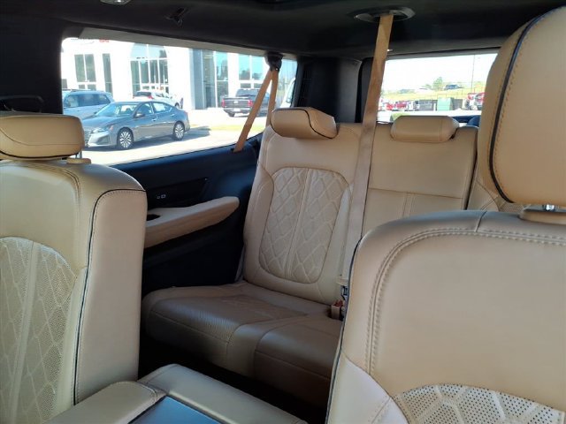 Used 2023 Jeep Grand Wagoneer L Series III w/ Rear Seat Video Group 1 AWD/4WD image 17