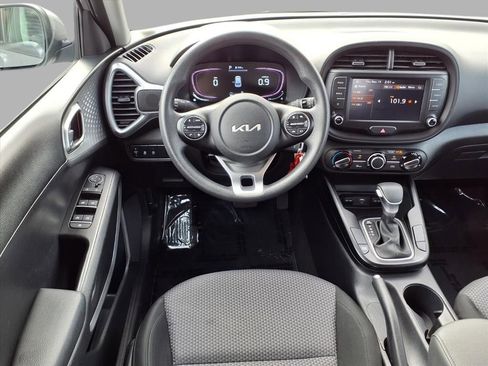 Used 2024 Kia Soul LX w/ Option Group 015 image 4