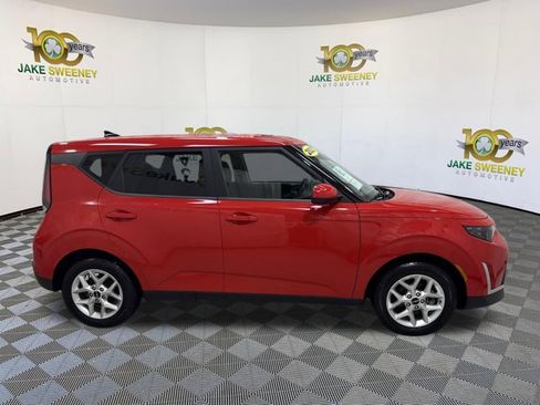 Certified 2023 Kia Soul LX w/ LX Technology Package FWD image 11