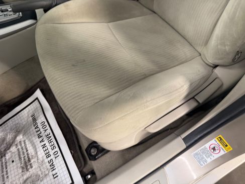 Used 2010 Toyota Corolla LE image 39