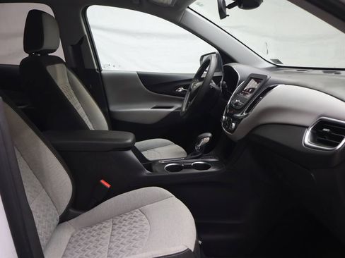 Used 2022 Chevrolet Equinox LS w/ LS Convenience Package AWD/4WD image 9