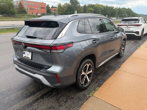 Certified 2026 Volkswagen Tiguan SE AWD/4WD image 6