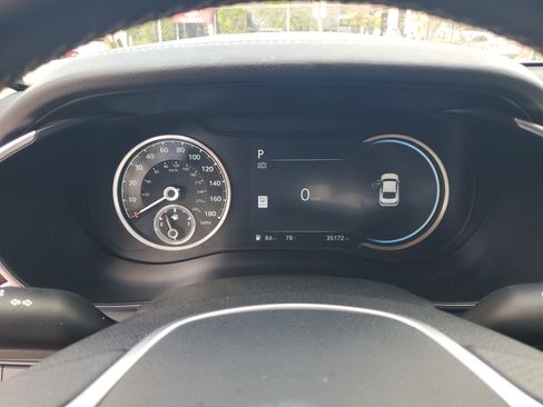 Used 2025 Genesis G70 2.5T RWD image 19