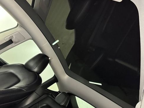 Used 2022 Tesla Model Y Performance image 40