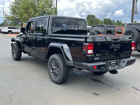New 2025 Jeep Gladiator Sport image 11