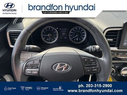 Used 2022 Hyundai Venue SEL FWD image 16