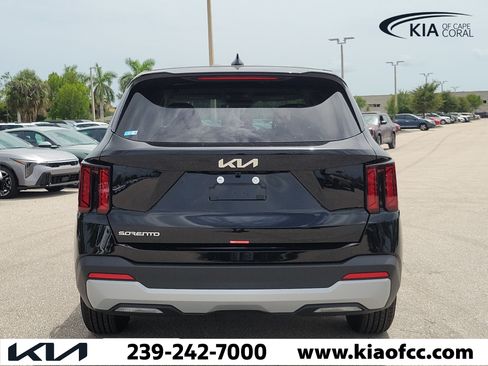 New 2026 Kia Sorento LX FWD image 5