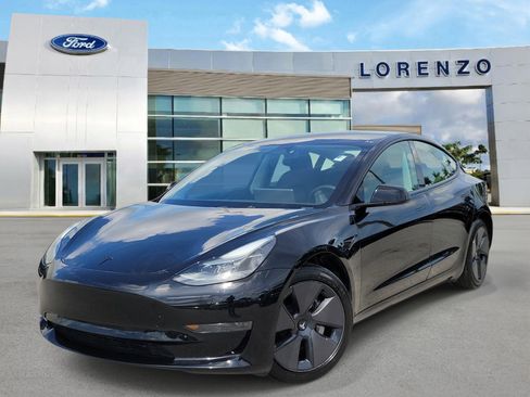 Used 2023 Tesla Model 3 Standard Range RWD image 1