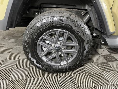 Used 2026 Jeep Gladiator Sport AWD/4WD image 12