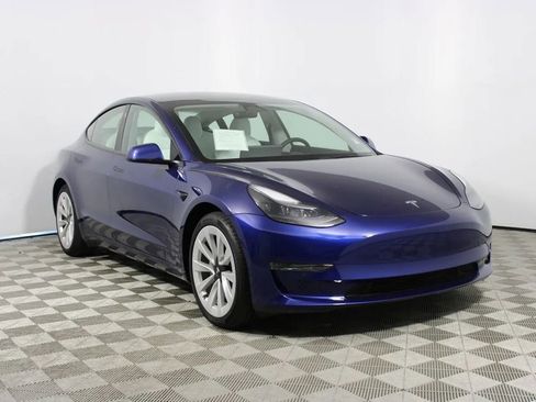 Used 2023 Tesla Model 3 Standard Range RWD image 4