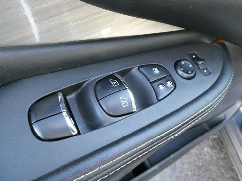 Used 2017 Nissan Murano Platinum w/ Platinum Technology Package image 22