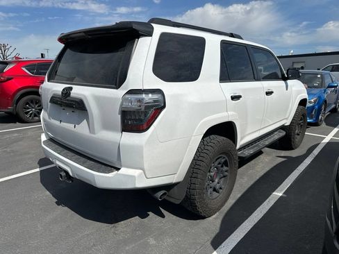 Used 2021 Toyota 4Runner Venture w/ Moonroof Package AWD/4WD image 4