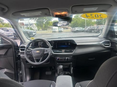 Certified 2024 Chevrolet TrailBlazer LS w/ LS Convenience Package FWD image 24