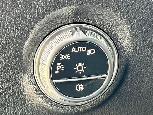 Certified 2025 Mercedes-Benz C 300 4MATIC Sedan image 39