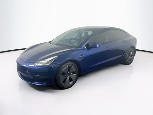 Used 2022 Tesla Model 3 Long Range AWD/4WD image 3