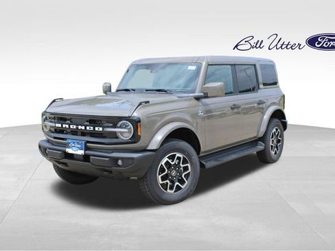 New 2026 Ford Bronco Outer Banks AWD/4WD image 1