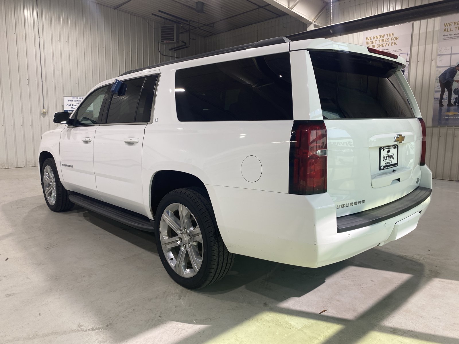 Used 2018 Chevrolet Suburban LT AWD/4WD image 5