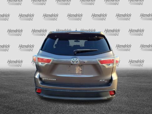 Used 2016 Toyota Highlander XLE FWD image 9