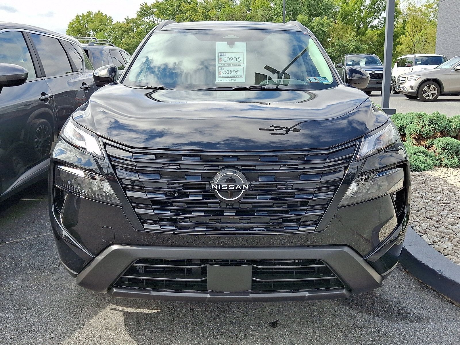 New 2026 Nissan Rogue Dark Armor AWD/4WD image 2