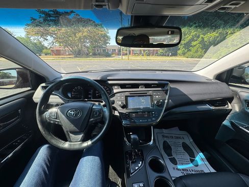 Used 2018 Toyota Avalon Touring FWD image 24