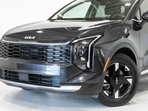 Used 2026 Kia Sportage LX FWD image 2