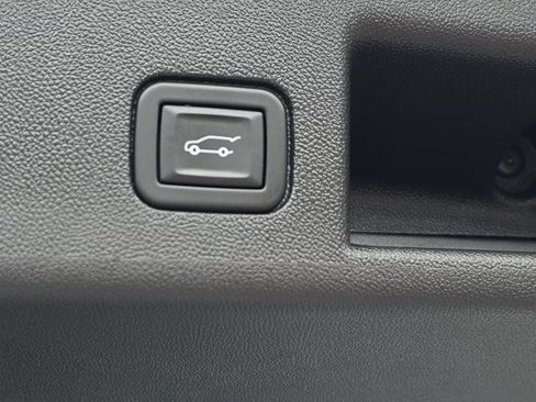 Certified 2023 Chevrolet Equinox LT AWD/4WD image 11