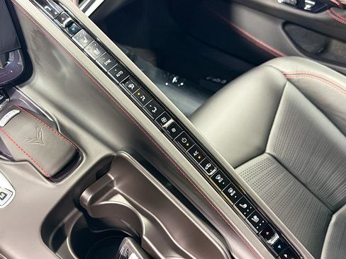 Used 2024 Chevrolet Corvette Stingray Premium Conv w/ Z51 Performance Package RWD image 29